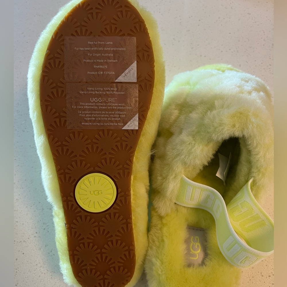 UGG FLUFF YEAH SLIDE NWOT